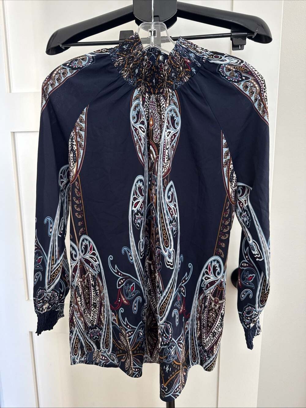 Chico's Navy Paisley Nouveau Smocked Neck Cuffs Tunic Blouse Size 0 / Small